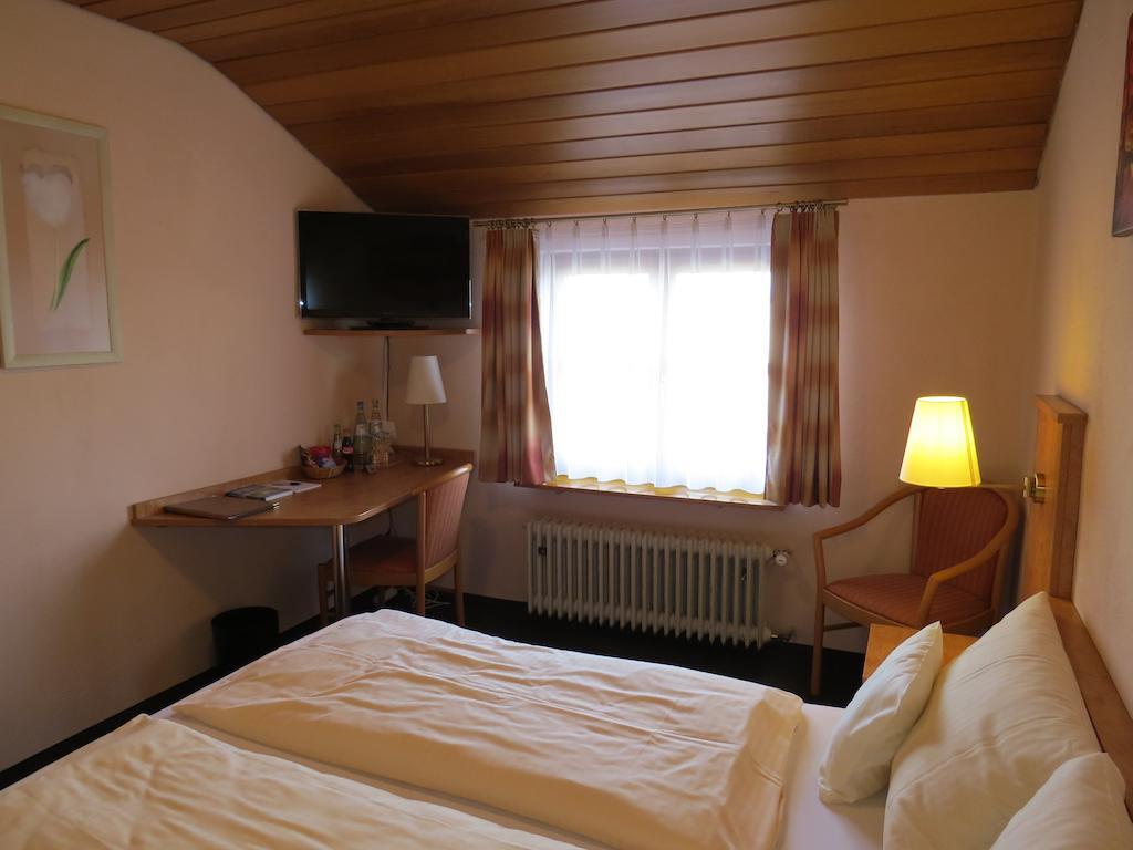 Landgasthof Jaegerstuebchen Neustadt an der Weinstrasse Ruang foto
