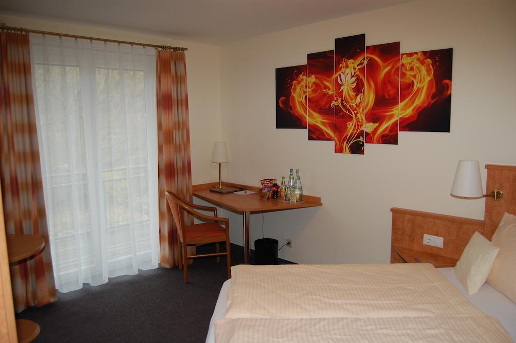 Landgasthof Jaegerstuebchen Neustadt an der Weinstrasse Ruang foto